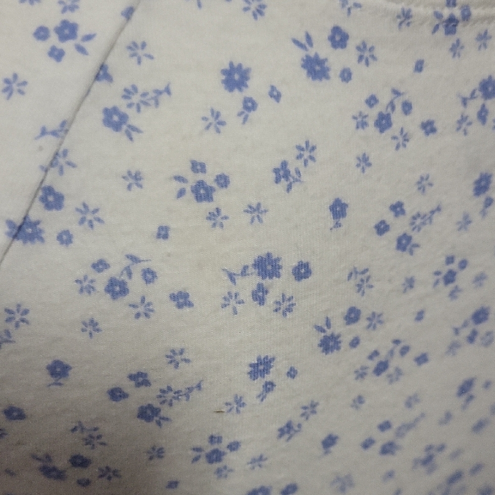 Hollister Blue Floral Ruched Crop Top - Picture 4 of 6